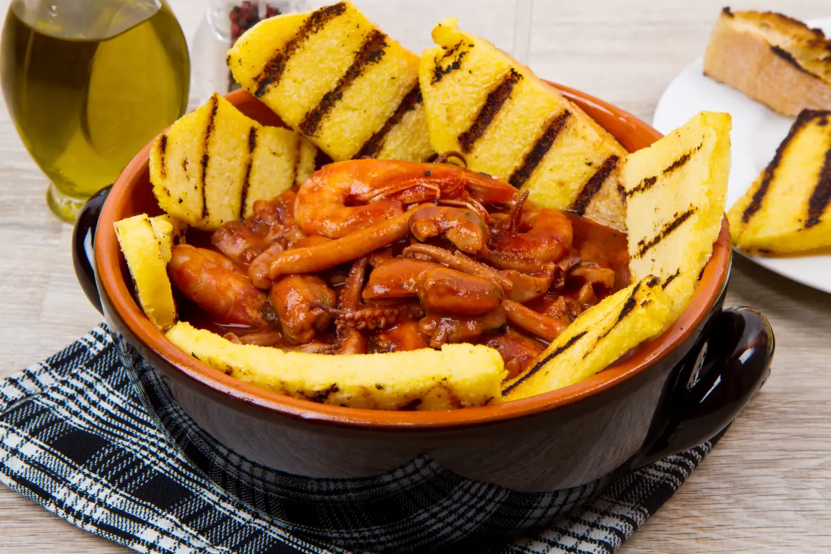 Paprika_Fischsuppe_Polenta_Tontopf