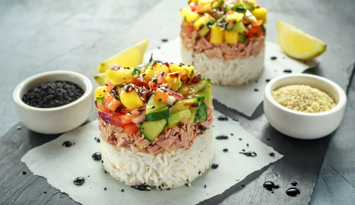 kala_namak_thunfisch_sushi_mango_gurke_blasam_essig_sesam