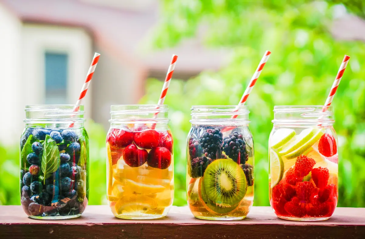 cocktails_limonaden_obst_fruechte_beeren