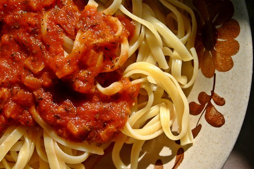 Pasta mit Tomatensauce