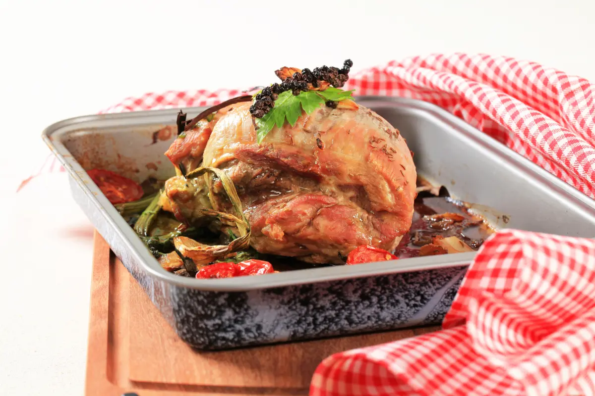 kuemmel_schweinebraten_gemuese_backform_sauce