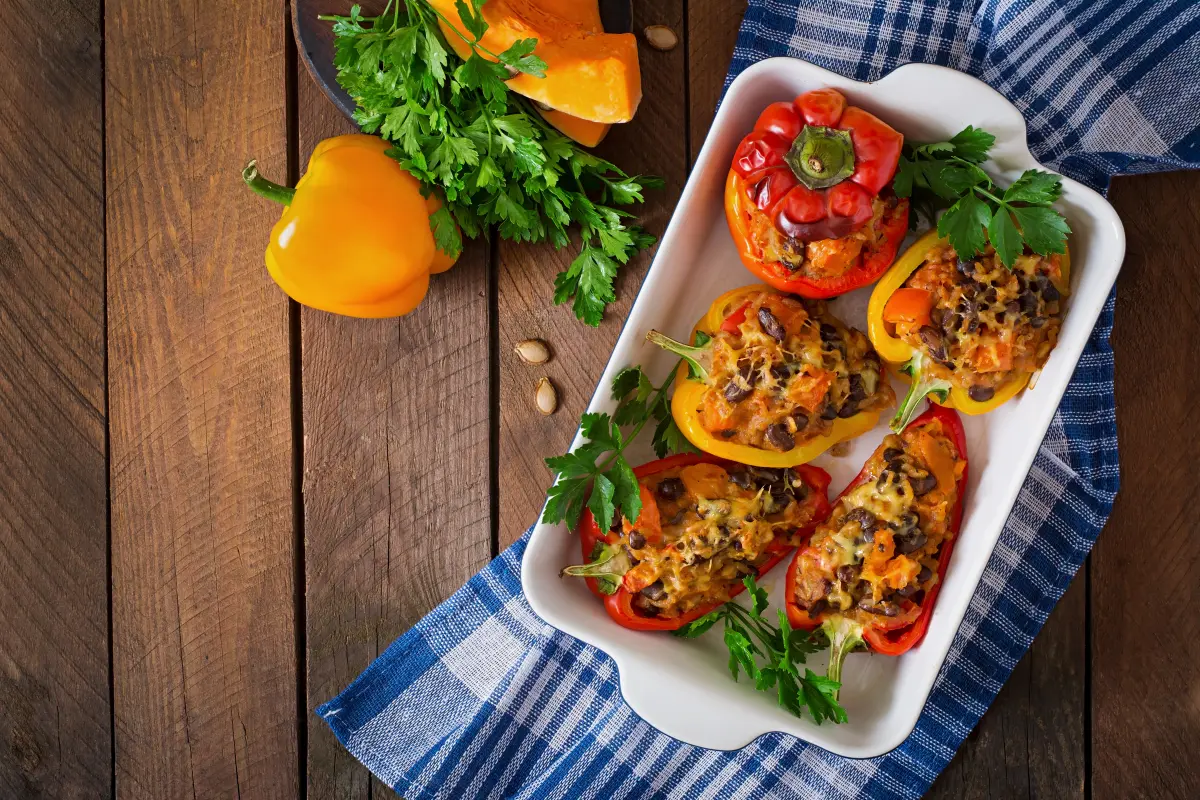 hackfleisch_gefuellte_paprika_mais_kuerbis_reis_bohnen