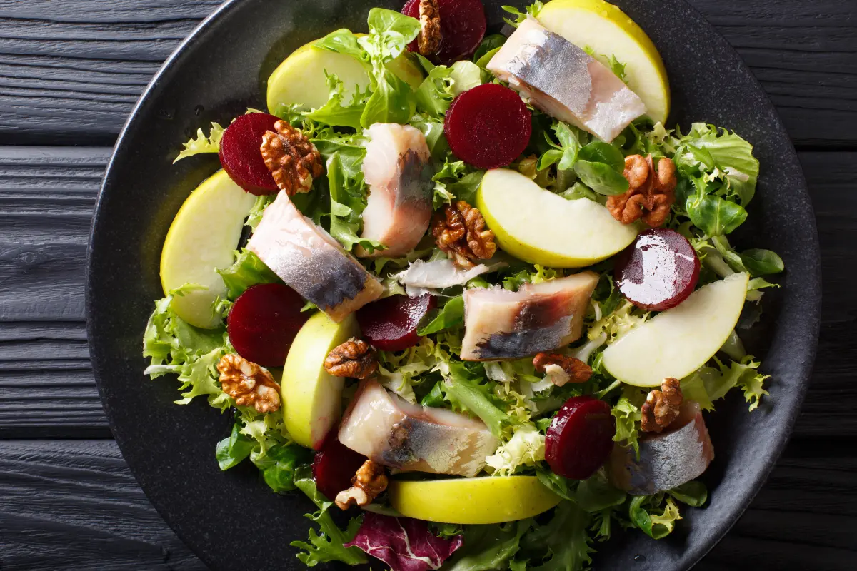 Salat_Apfel_Rauecherfisch_Rote_Bete