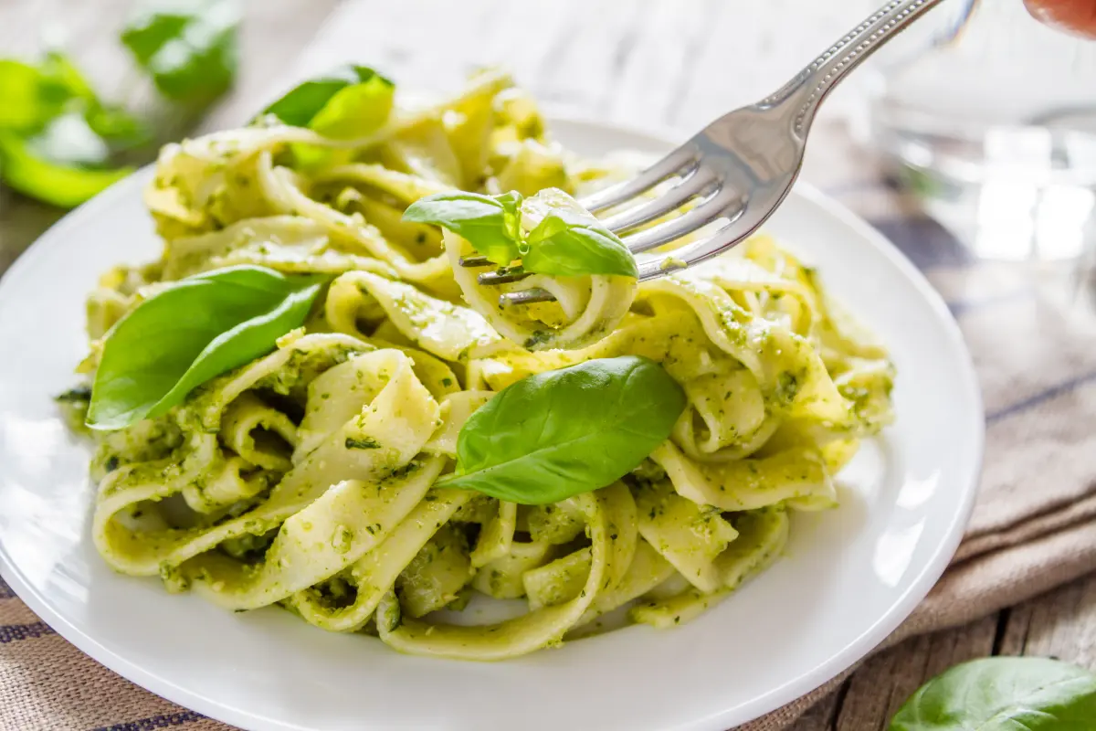 pesto_basilikum_trueffel_tagliatelle
