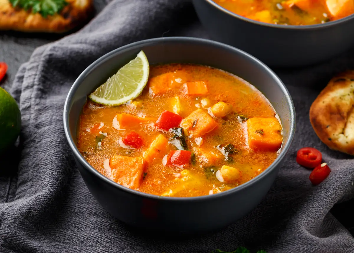 curry_suppe_suesskartoffel_kichererbsen_paprika_gruenkohl