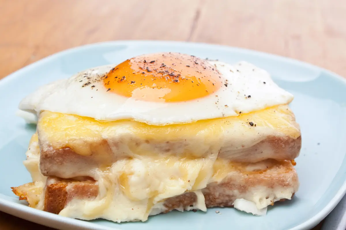 pfeffer_toast_spiegelei_schinken_kaese