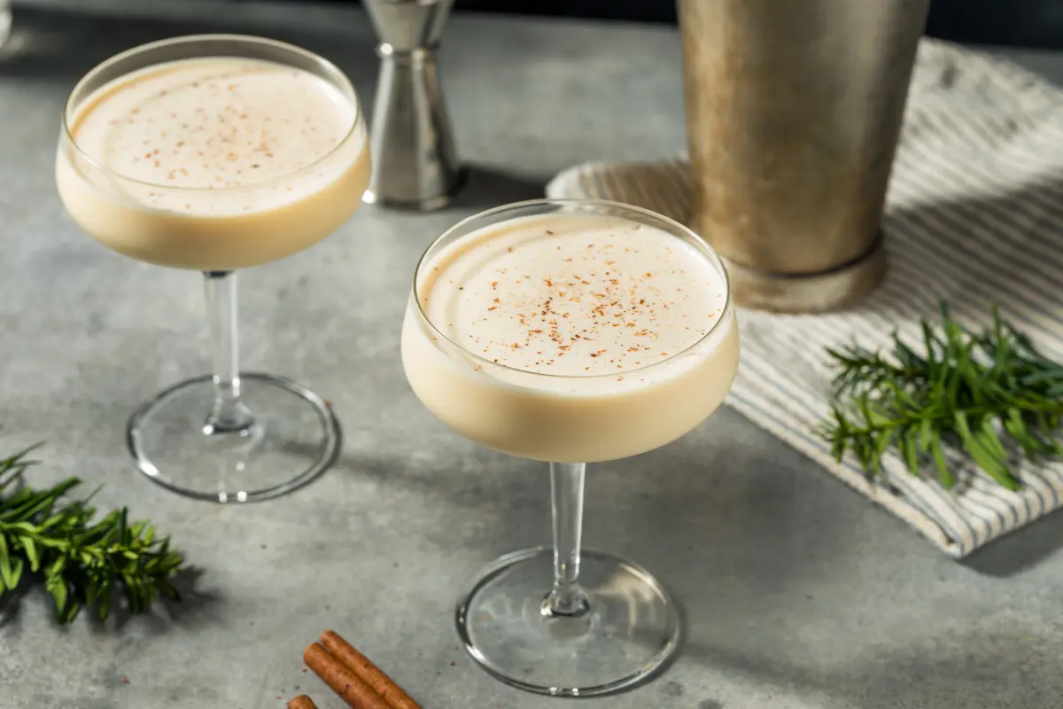 eierlikoer_cocktail_martini_brandy_champagnerschale