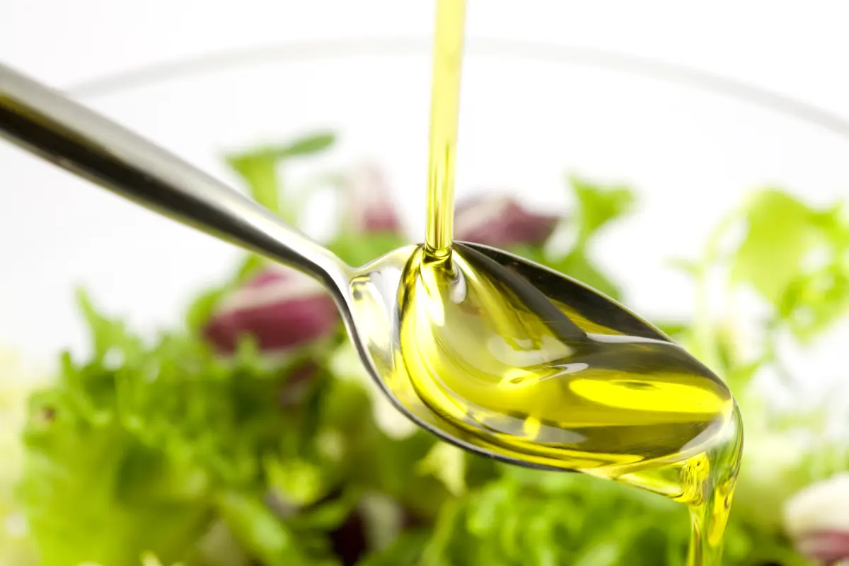 olivenoel_loeffel_salate_oliven_dressing_marinade