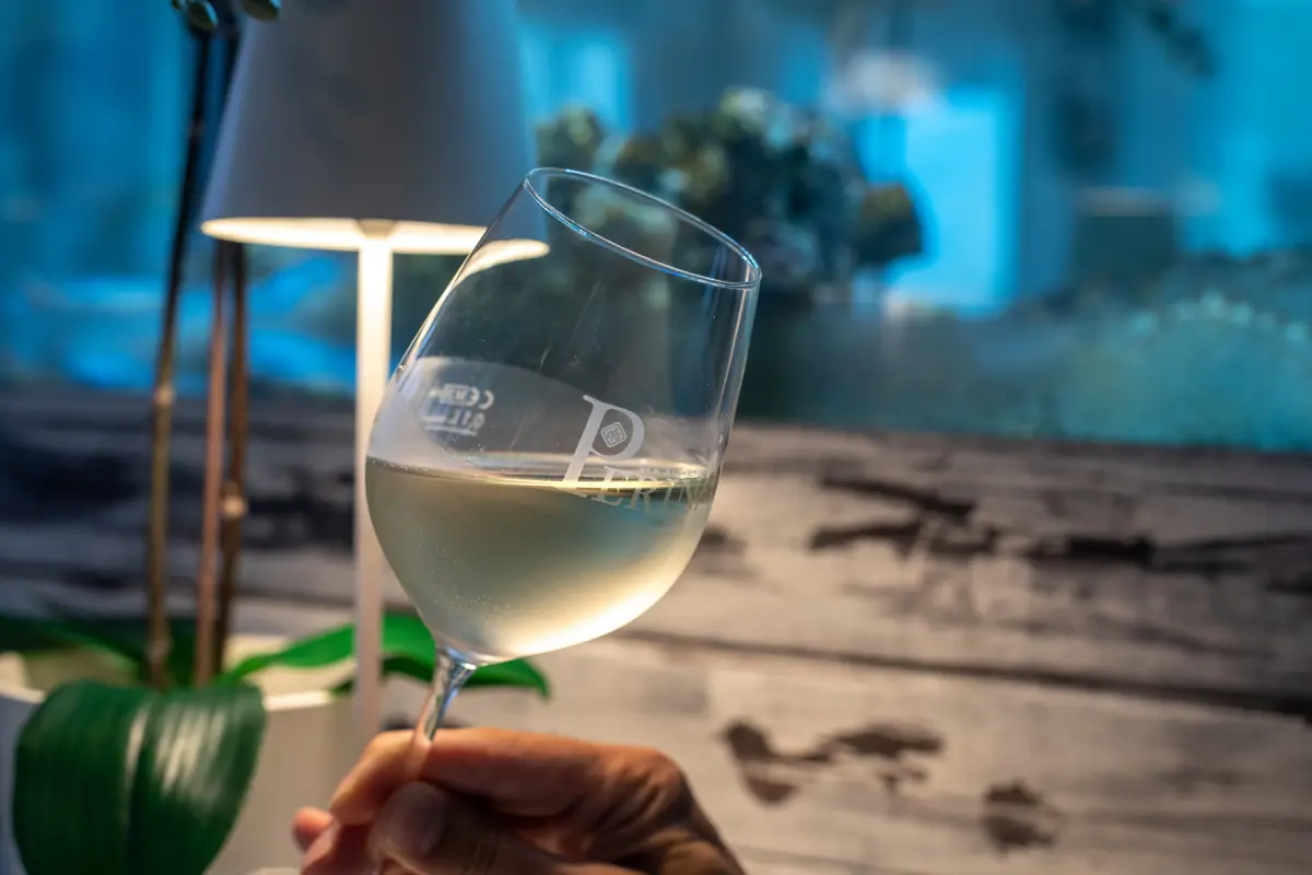 perini_wein_im_glas_villa_perini