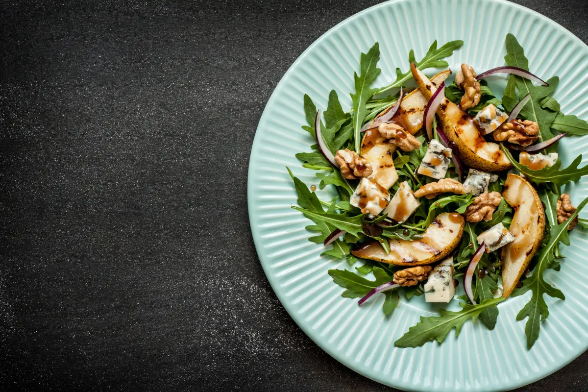 Essig_Salat_blauschimmelkaese_birne_nuesse_zwiebel