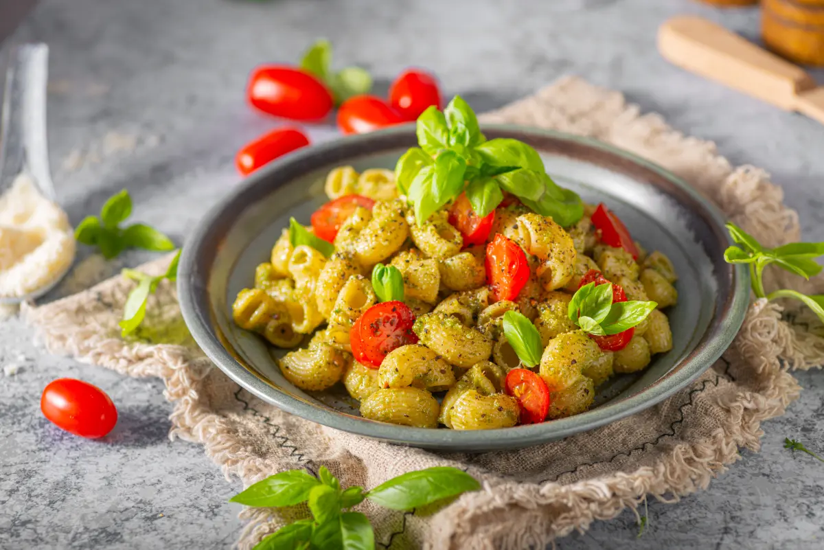 pesto_basilikum_trueffel_tomate_pasta