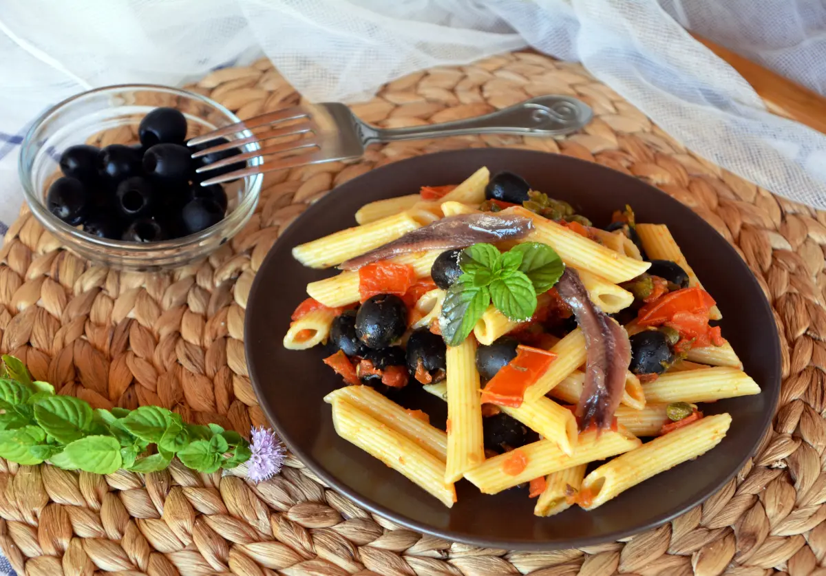 penne_sardellen_oliven_paprika_krauter
