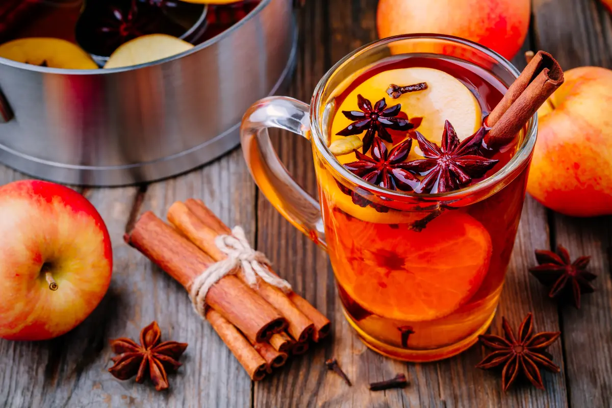 nelke_gluehwein_anis_holztisch