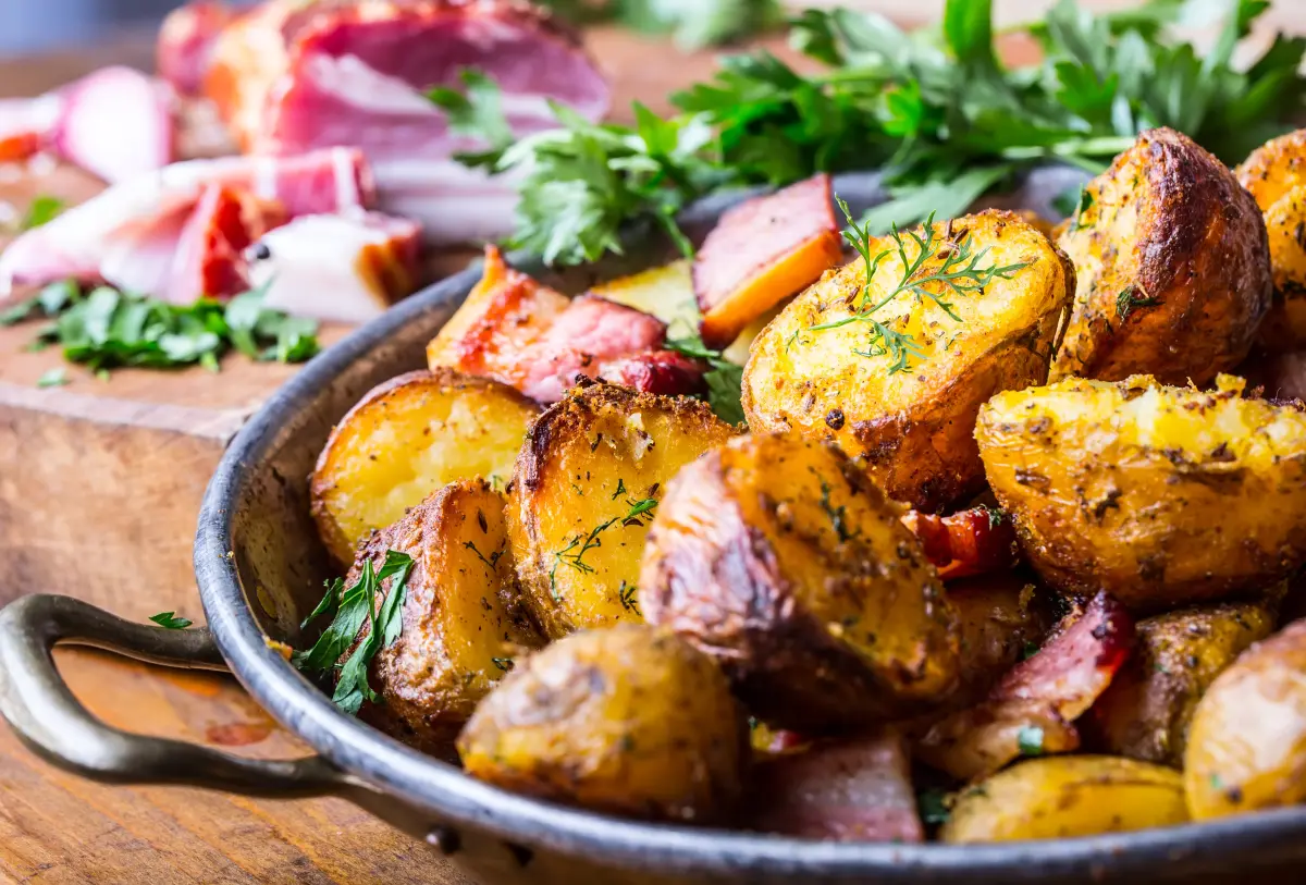 kuemmel_bratkartoffeln_speck_kraueter