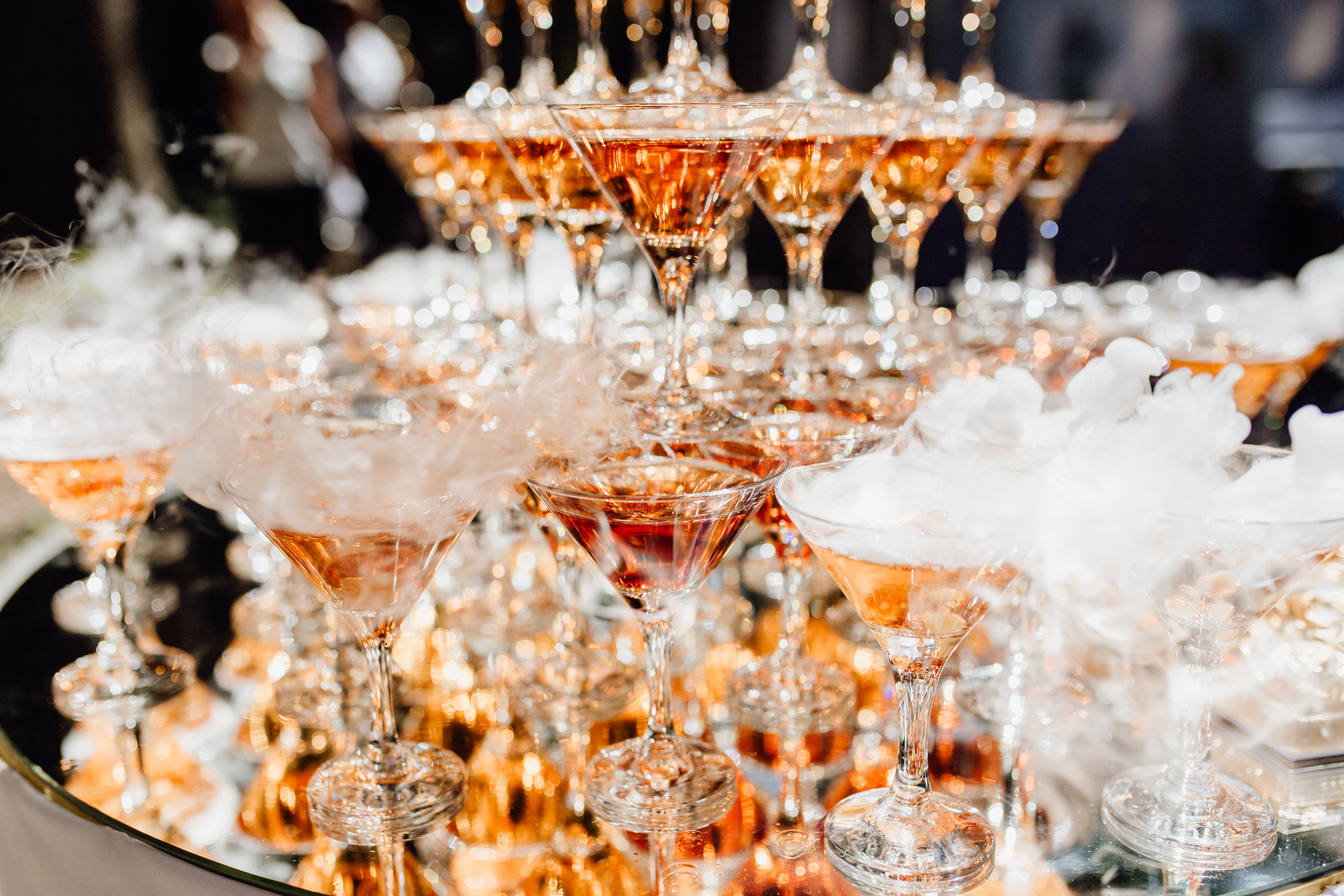 aperitif_empfang_pyramide_sekt_cremant_prosecco_champagner_hochzeit